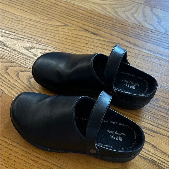 Spring Step Black Leather Mules - Picture 6 of 12